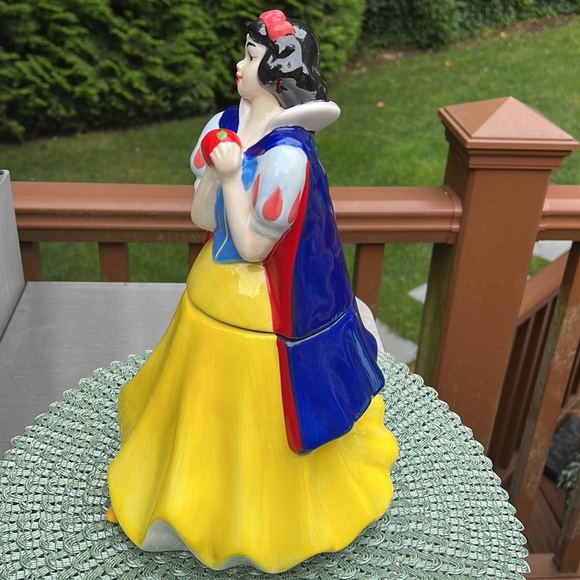 New Disney Snow White Cookie Jar 13”. Absolutely gorgeous! - Picture 5 of 12
